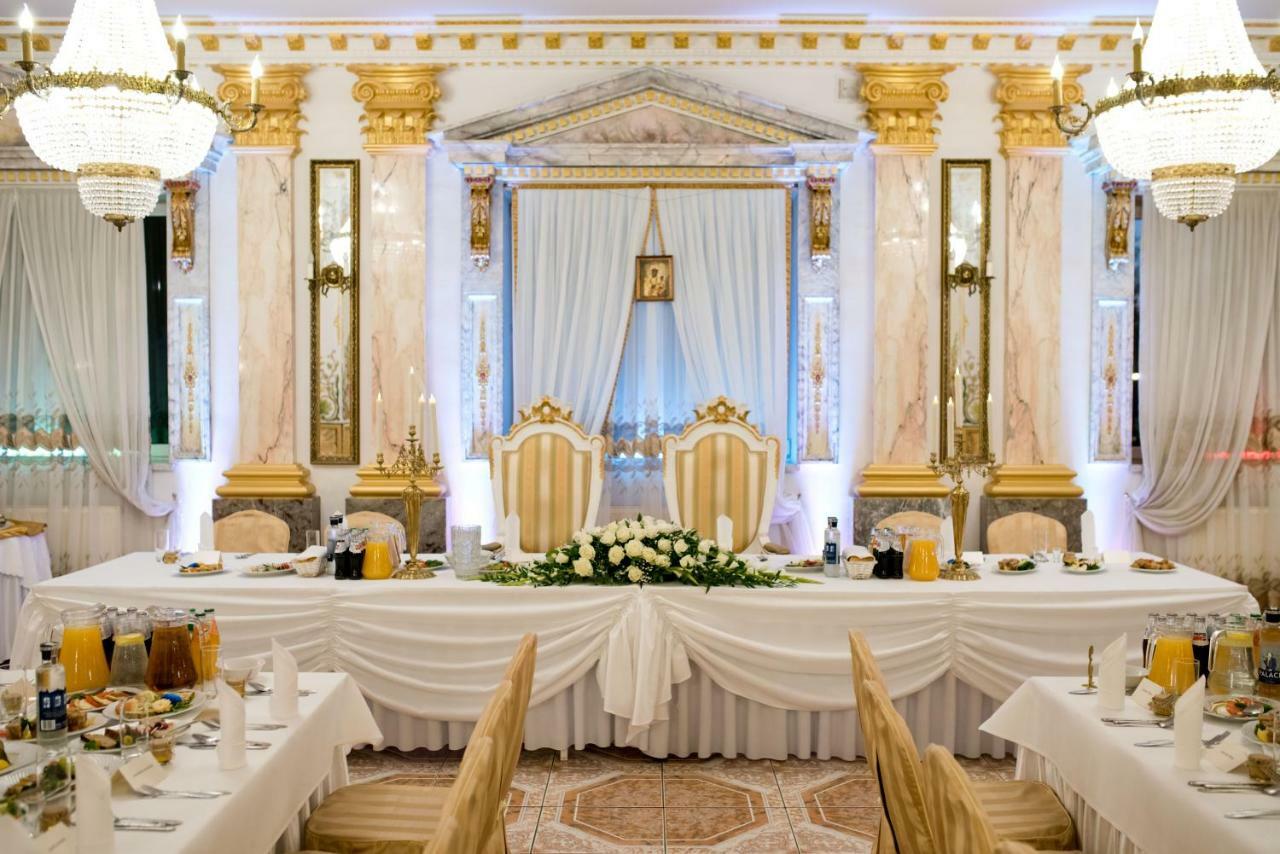 Hotel Ksiaze Poniatowski Lesznowola  Екстер'єр фото